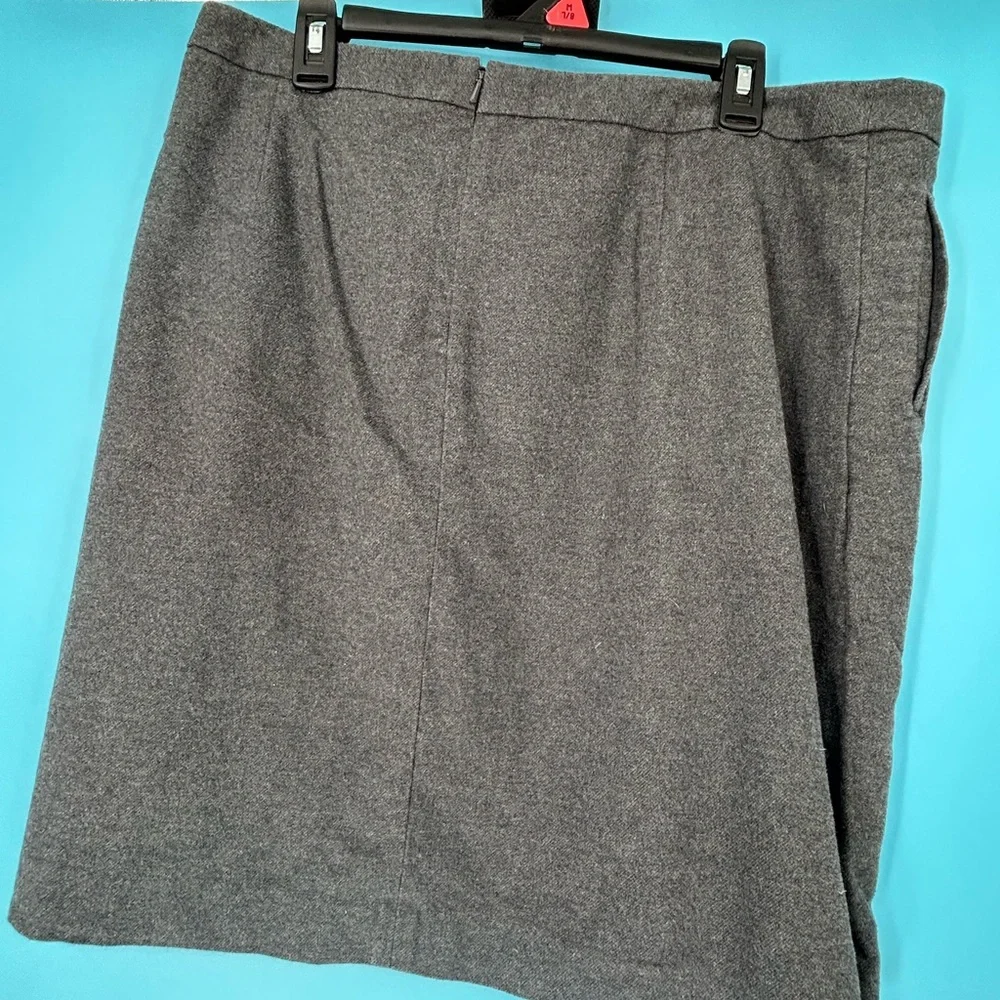L.L. Bean Charcoal A-Line Skirt 18W - Picture 3 of 4